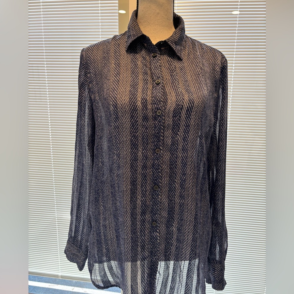 Banana Republic / tops / Navy Chiffon/ Size S